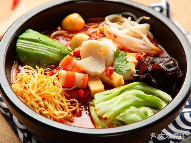 餐飲品牌定位：過(guò)橋米線(xiàn)如何品牌定位才能賺錢(qián)